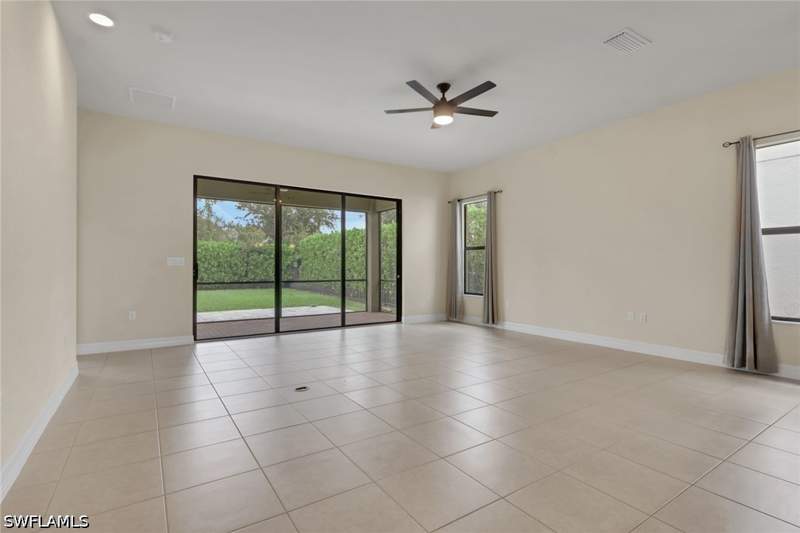 2 bedroom SingleFamilyResidence at 2862 Cinnamon Bay Cir, Riverstone, Naples — photo 4