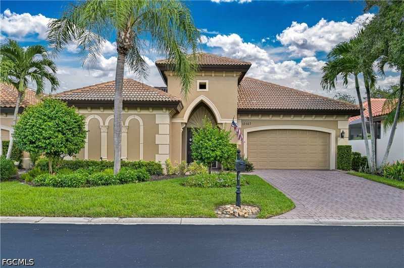4 bedroom SingleFamilyResidence at 12567 Grandezza Cir, Savona, Estero — photo 1