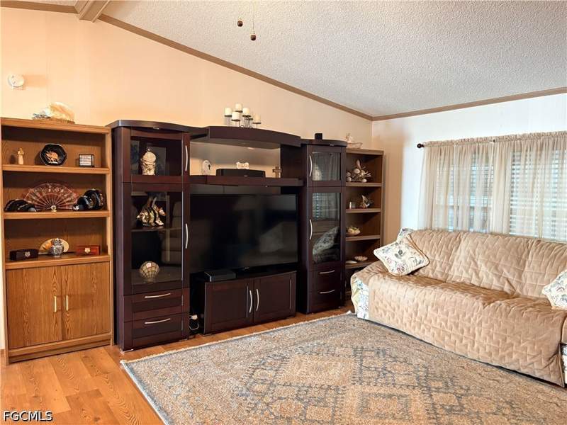 2 bedroom ManufacturedHome at 3062 Artesian Ln, Lake Arrowhead Mob Village, North Fort Myers — photo 4