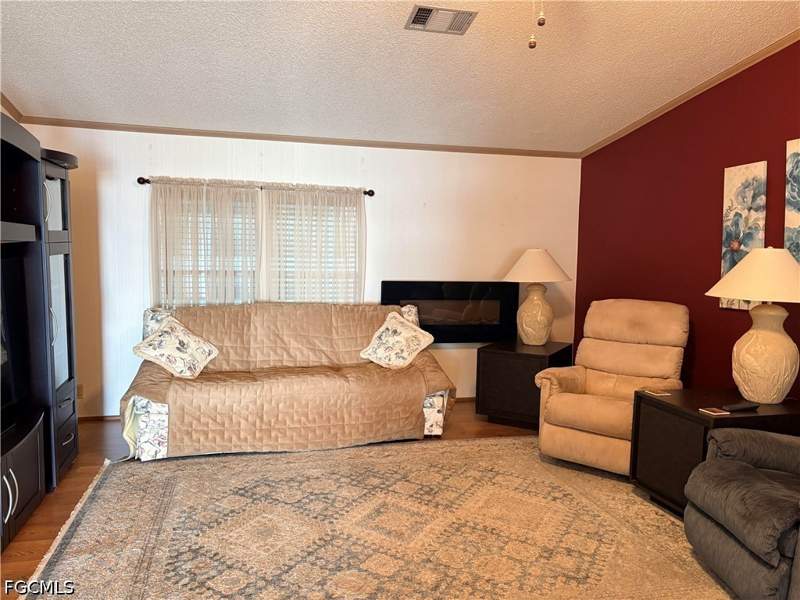 2 bedroom ManufacturedHome at 3062 Artesian Ln, Lake Arrowhead Mob Village, North Fort Myers — photo 5