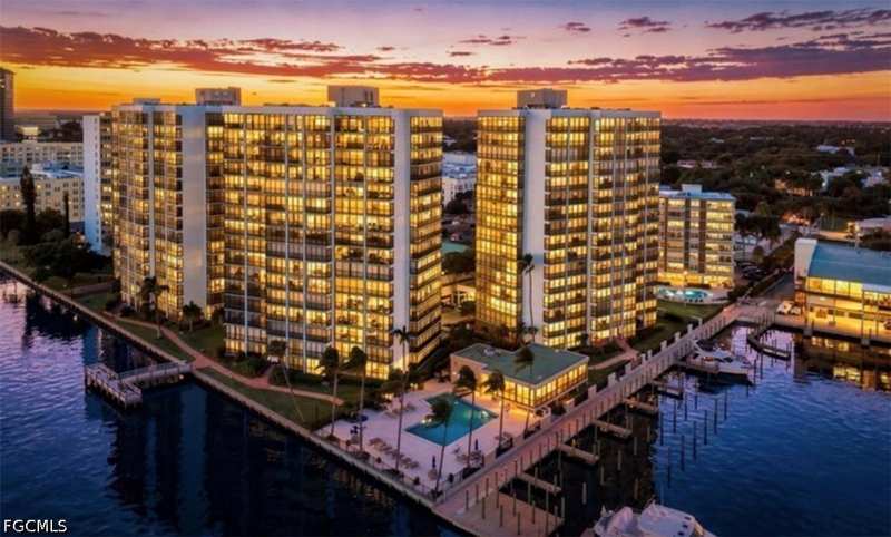 3 bedroom Condominium at 1900 Virginia Ave 203, Pointe Royale, Fort Myers — photo 1