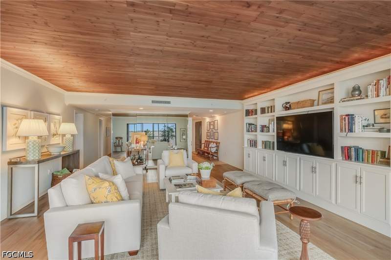 3 bedroom Condominium at 1900 Virginia Ave 203, Pointe Royale, Fort Myers — photo 5