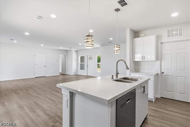 3 bedroom SingleFamilyResidence at 1406 Ford Cir, Lehigh Acres, Lehigh Acres — photo 4