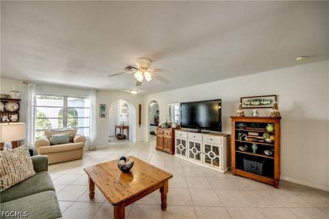 930 E Archer Pkwy, Cape Coral FL - photo 11 of 60