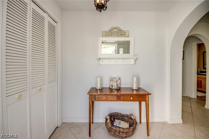 3 bedroom SingleFamilyResidence at 930 E Archer Pkwy, Cape Coral, Cape Coral — photo 5