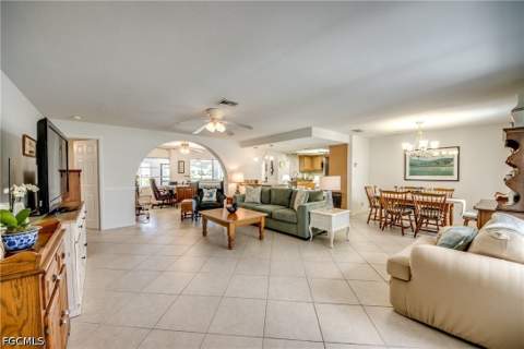 930 E Archer Pkwy, Cape Coral FL - photo 6 of 60