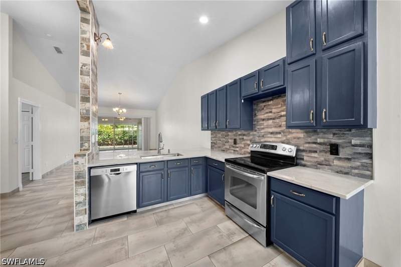 3 bedroom SingleFamilyResidence at 7021 Lone Oak Blvd, Walden Shores, Naples — photo 5