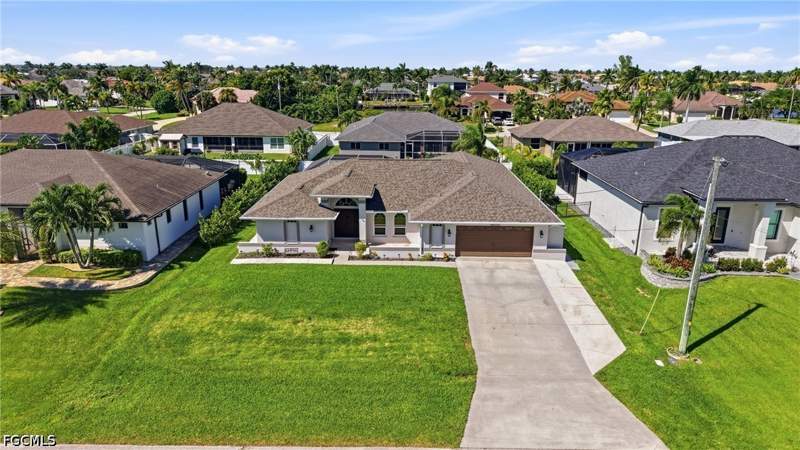 4 bedroom SingleFamilyResidence at 3914 SW 25th Ct, Cape Coral, Cape Coral — photo 2