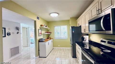 7824 Emerald Cir 104, Naples FL - photo 11 of 50