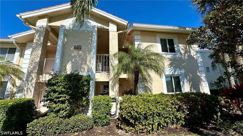 3 bedroom Condominium at 7824 Emerald Cir 104, Villages At Emerald Lakes, Naples — photo 2
