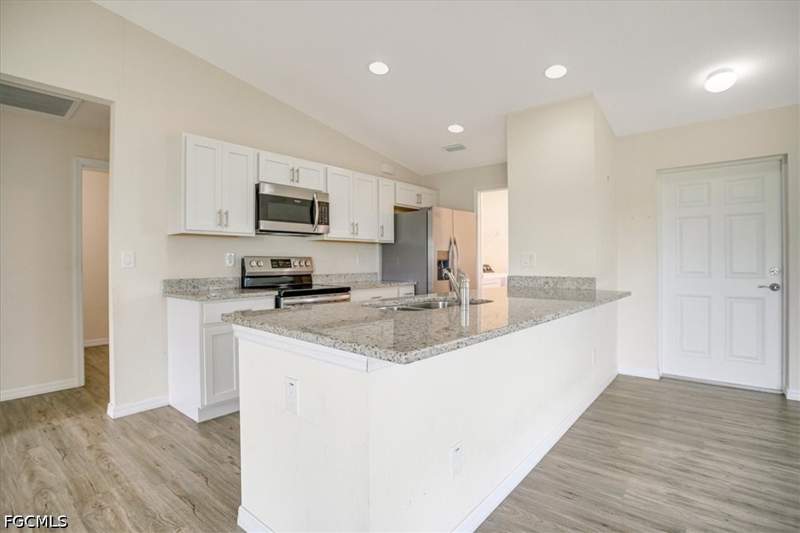 3 bedroom SingleFamilyResidence at 9023 W Crow Cir, Port Labelle, Labelle — photo 3