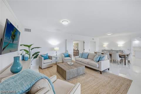8665 Bay Colony Dr 202, Naples FL - photo 11 of 34