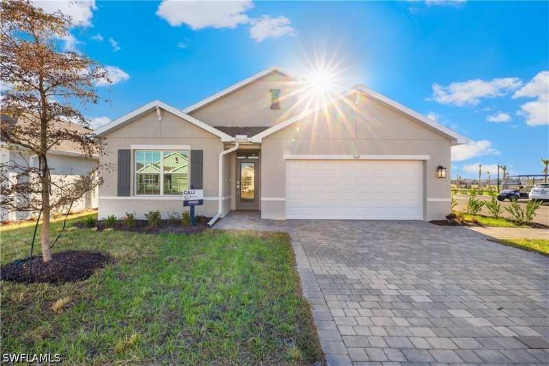 4 bedroom SingleFamilyResidence at 8009 Sandalwood Cir, Port Labelle, Labelle — photo 1