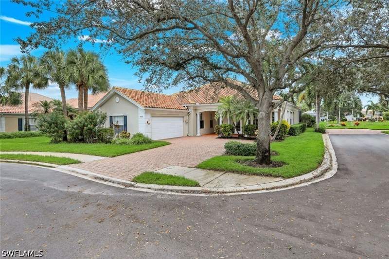 4 bedroom SingleFamilyResidence at 4362 Queen Elizabeth Way, Island Walk, Naples — photo 3