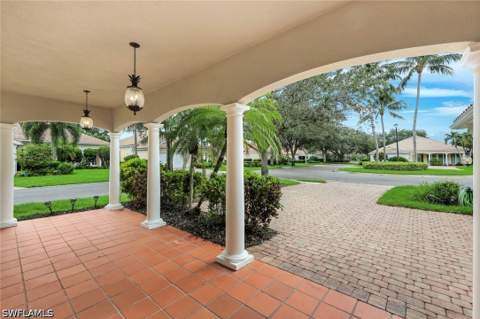 4362 Queen Elizabeth Way, Naples FL - photo 7 of 44