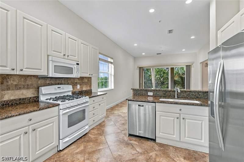 3 bedroom Condominium at 3142 Aviamar Cir 201, Marengo, Naples — photo 3