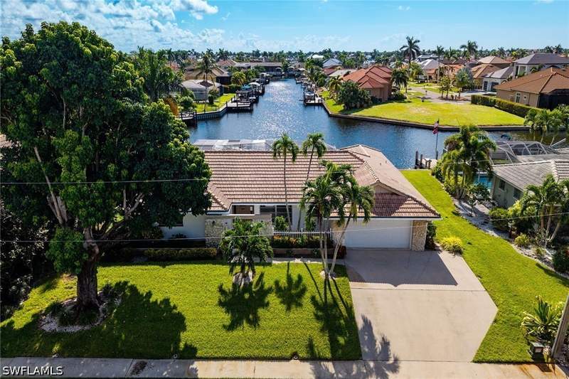 3 bedroom SingleFamilyResidence at 1763 Wavecrest Ct, Marco Island, Marco Island — photo 2