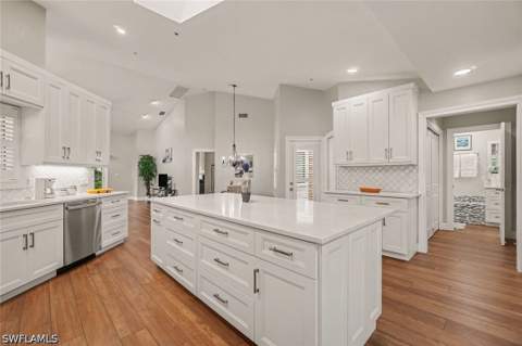 579 Park Shore Dr W I1, Naples FL - photo 9 of 38