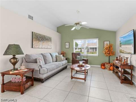 27 NE 9th Pl, Cape Coral FL - photo 10 of 37