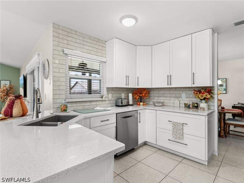 3 bedroom SingleFamilyResidence at 27 NE 9th Pl, Cape Coral, Cape Coral — photo 5
