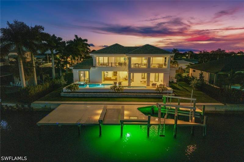 4 bedroom SingleFamilyResidence at 920 Iris Ct, Marco Island, Marco Island — photo 2