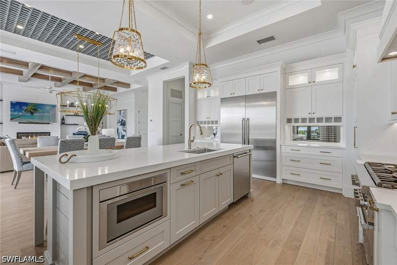 4 bedroom SingleFamilyResidence at 920 Iris Ct, Marco Island, Marco Island — photo 3