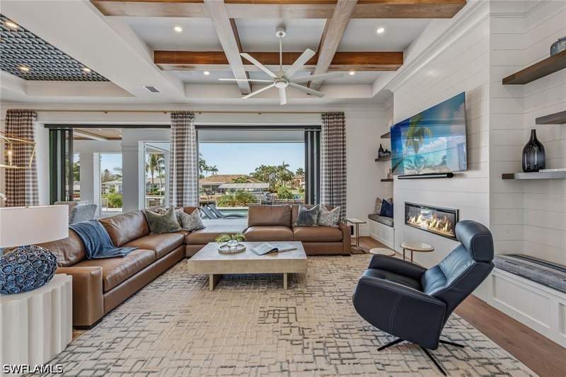 4 bedroom SingleFamilyResidence at 920 Iris Ct, Marco Island, Marco Island — photo 4