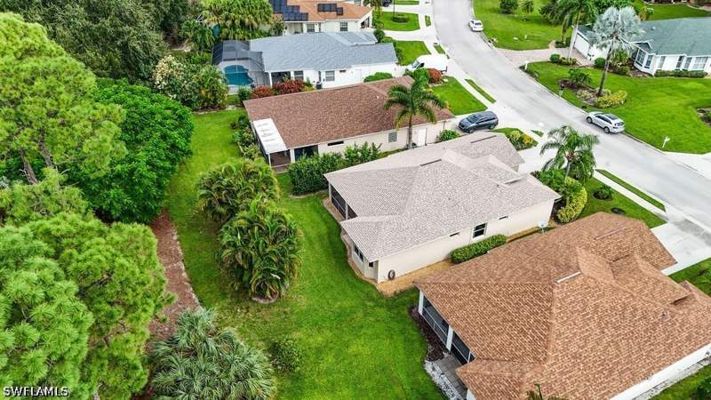 3 bedroom SingleFamilyResidence at 689 Crossfield Cir, Maplewood, Naples — photo 3