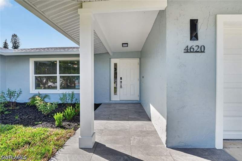 3 bedroom SingleFamilyResidence at 4620 Parrot Ave, Flamingo Estates, Naples — photo 4