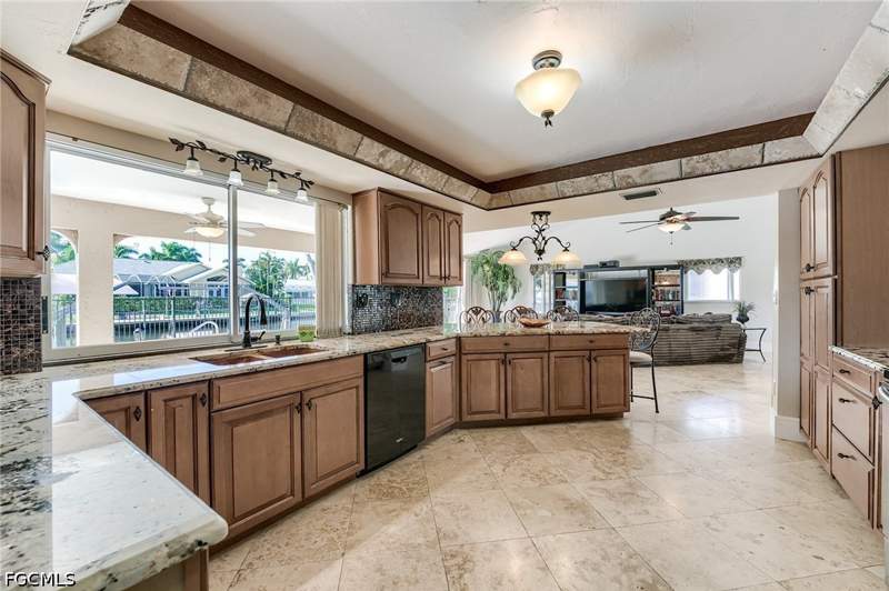 3 bedroom SingleFamilyResidence at 1506 SW 52nd Ln, Cape Coral, Cape Coral — photo 3
