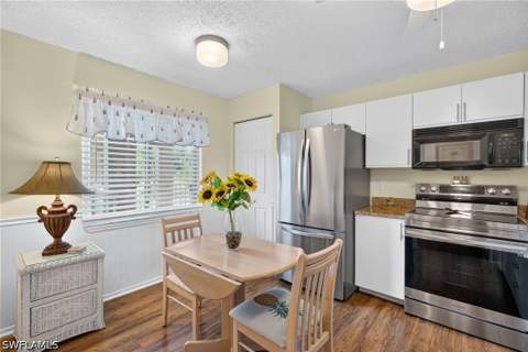 6945 Dennis Cir 203, Naples FL - photo 10 of 38