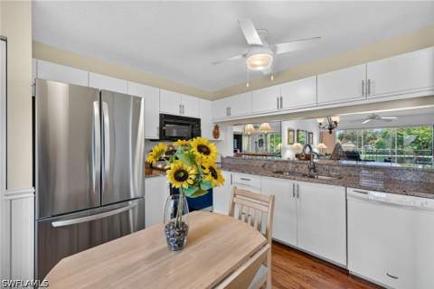 6945 Dennis Cir 203, Naples FL - photo 11 of 38