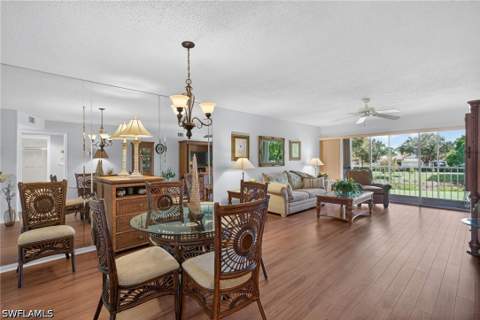 6945 Dennis Cir 203, Naples FL - photo 6 of 38