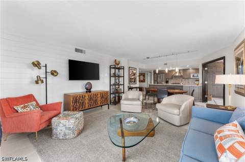 10482 Gulf Shore Dr 221, Naples FL - photo 11 of 40