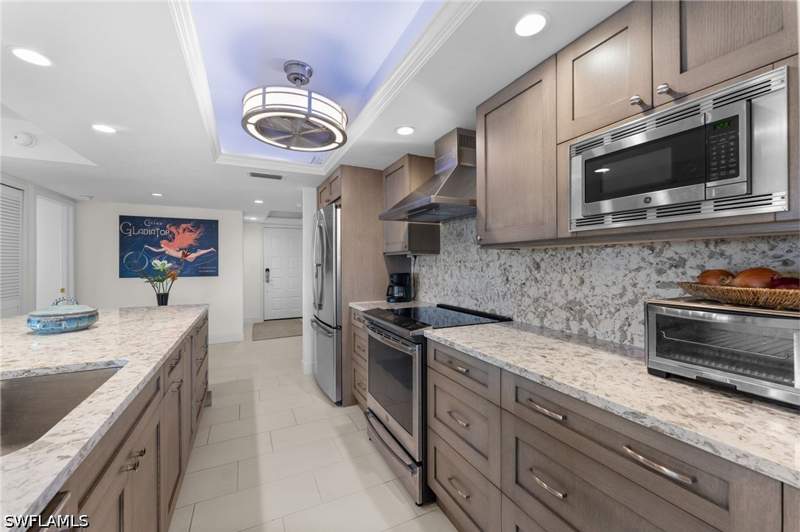 2 bedroom Condominium at 10482 Gulf Shore Dr 221, Vanderbilt Bay, Naples — photo 4