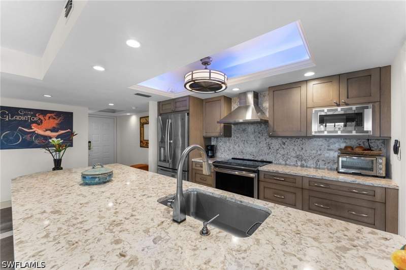 2 bedroom Condominium at 10482 Gulf Shore Dr 221, Vanderbilt Bay, Naples — photo 5