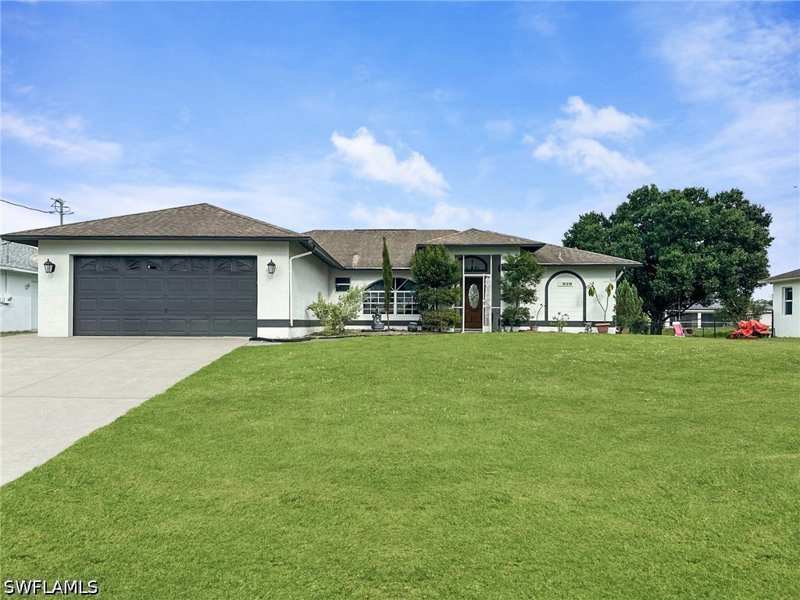 4 bedroom SingleFamilyResidence at 920 Alaska Ave, Lehigh Acres, Lehigh Acres — photo 1