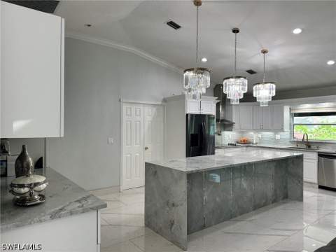 920 Alaska Ave, Lehigh Acres FL - photo 7 of 35