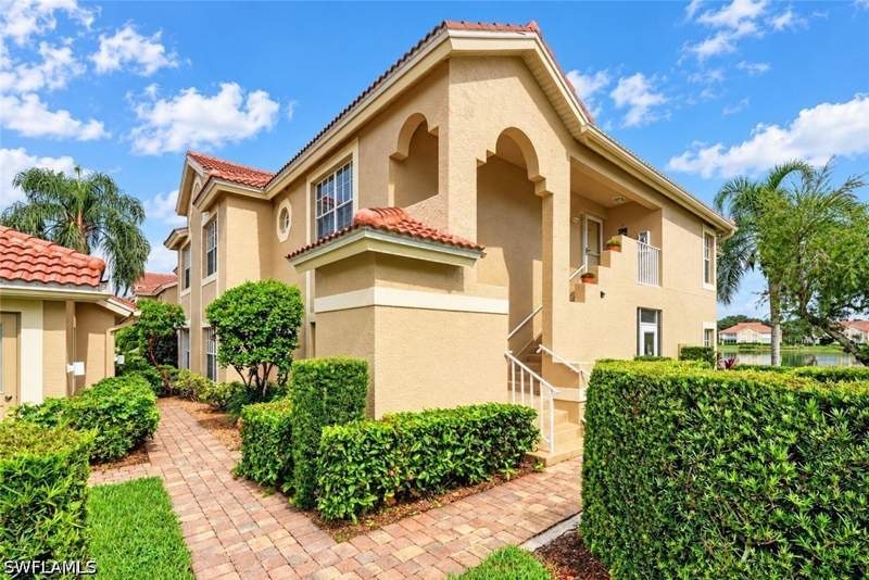 2 bedroom Condominium at 13936 Southampton Dr 3904, Wedgewood Fountain, Bonita Springs — photo 2