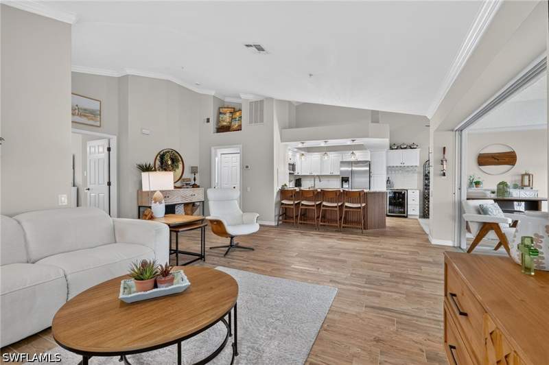 2 bedroom Condominium at 13936 Southampton Dr 3904, Wedgewood Fountain, Bonita Springs — photo 3