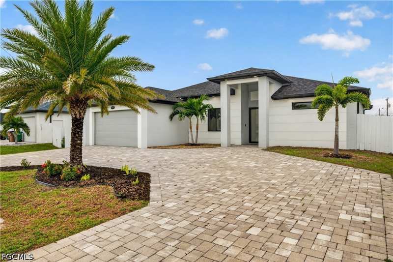3 bedroom SingleFamilyResidence at 404 Chiquita Blvd N, Cape Coral, Cape Coral — photo 1