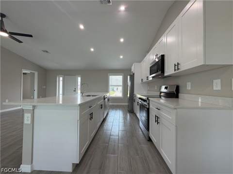 1410 NE Juanita Pl, Cape Coral FL - photo 12 of 16