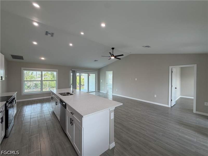 4 bedroom SingleFamilyResidence at 1410 NE Juanita Pl, Cape Coral, Cape Coral — photo 2