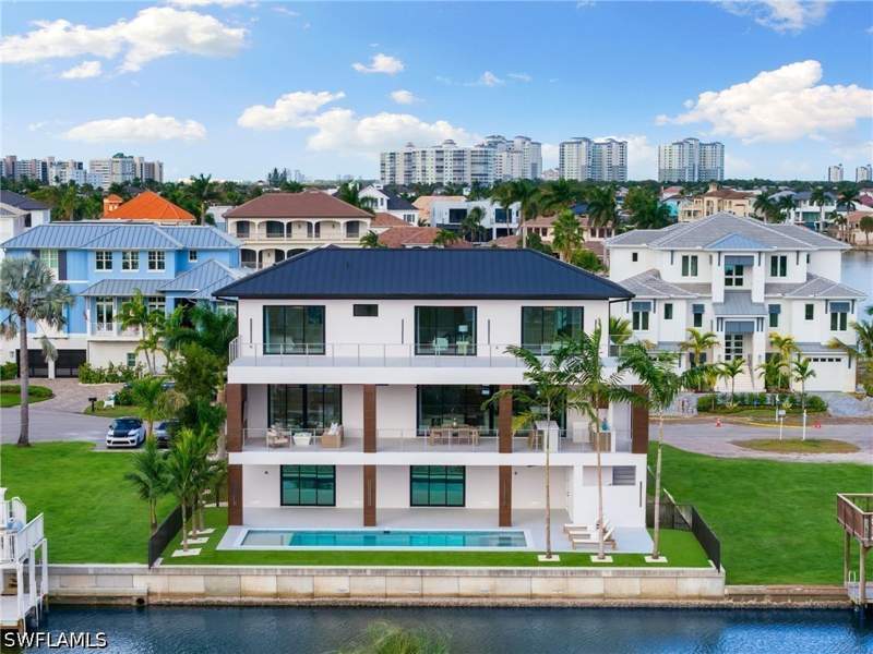 5 bedroom SingleFamilyResidence at 256 Trade Winds Ave, Conners, Naples — photo 3