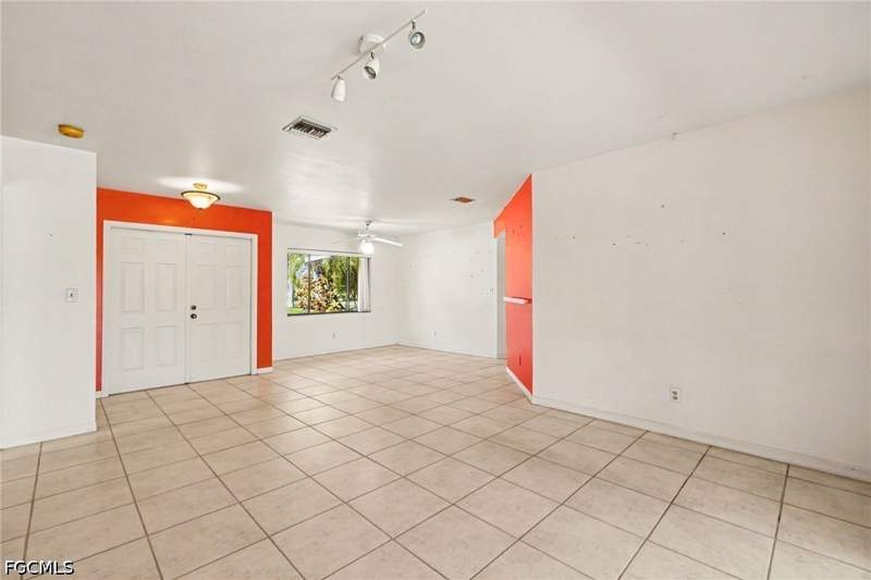 3 bedroom SingleFamilyResidence at 4221 SW 2nd Ave, Cape Coral, Cape Coral — photo 4