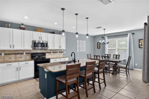4630 SW 16th Pl, Cape Coral FL - photo 6 of 40