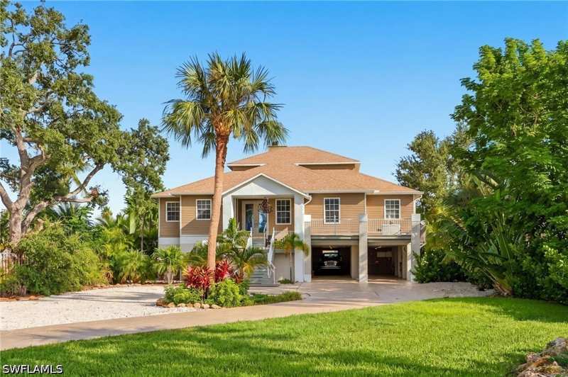 3 bedroom SingleFamilyResidence at 211 Sterling Ave, El Sol, Fort Myers Beach — photo 1