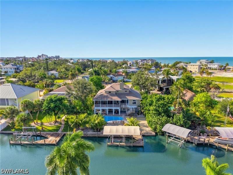 3 bedroom SingleFamilyResidence at 211 Sterling Ave, El Sol, Fort Myers Beach — photo 5