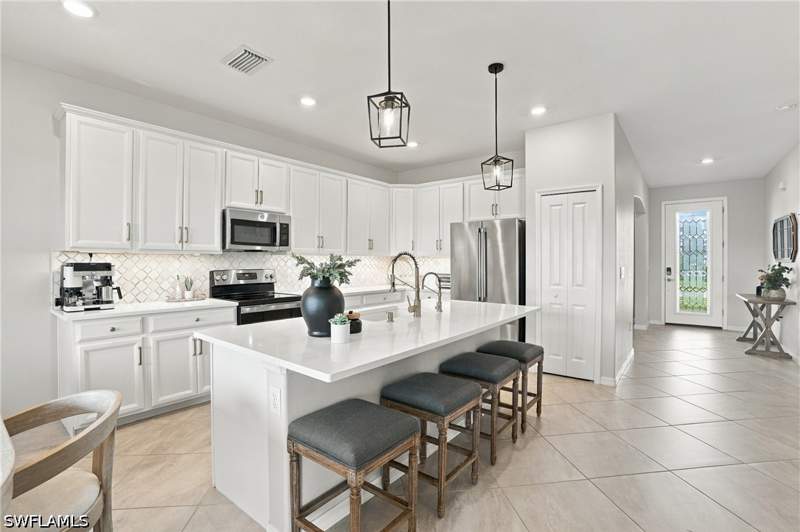 4 bedroom SingleFamilyResidence at 2114 Hamlin St, Orange Blossom Ranch, Naples — photo 5
