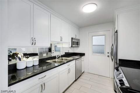 222 Harbour Dr 312, Naples FL - photo 12 of 18